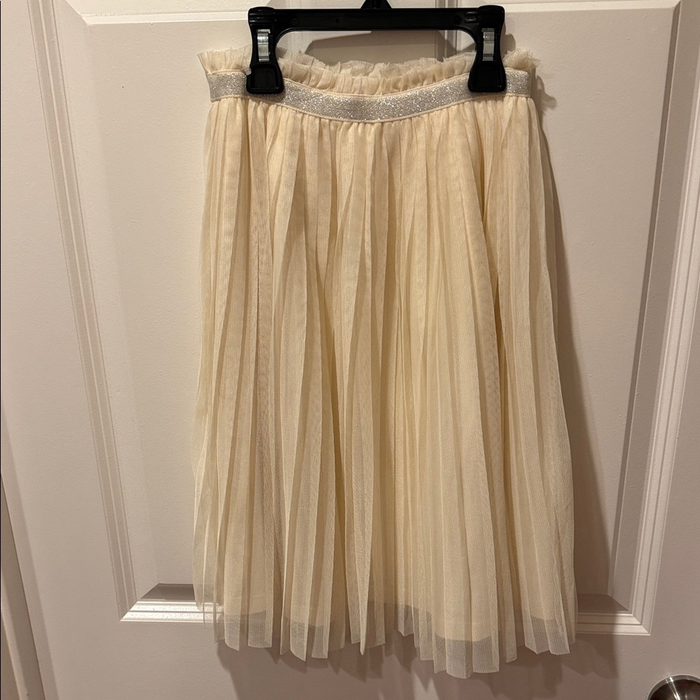Hanna Anderson Cream Pleated Tulle Kids Skirt like new size 6-7 like new Holiday